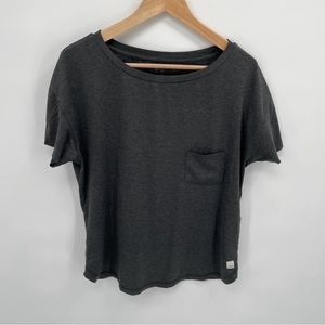 Vuori Lux Performance Charcoal Tee